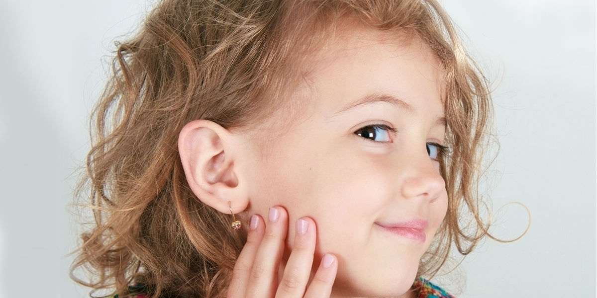 Foratura orecchie ditta Medical Jewels