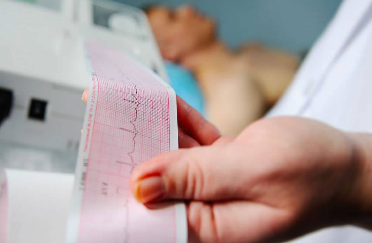 Elettrocardiogramma in farmacia: quando fare un controllo al cuore